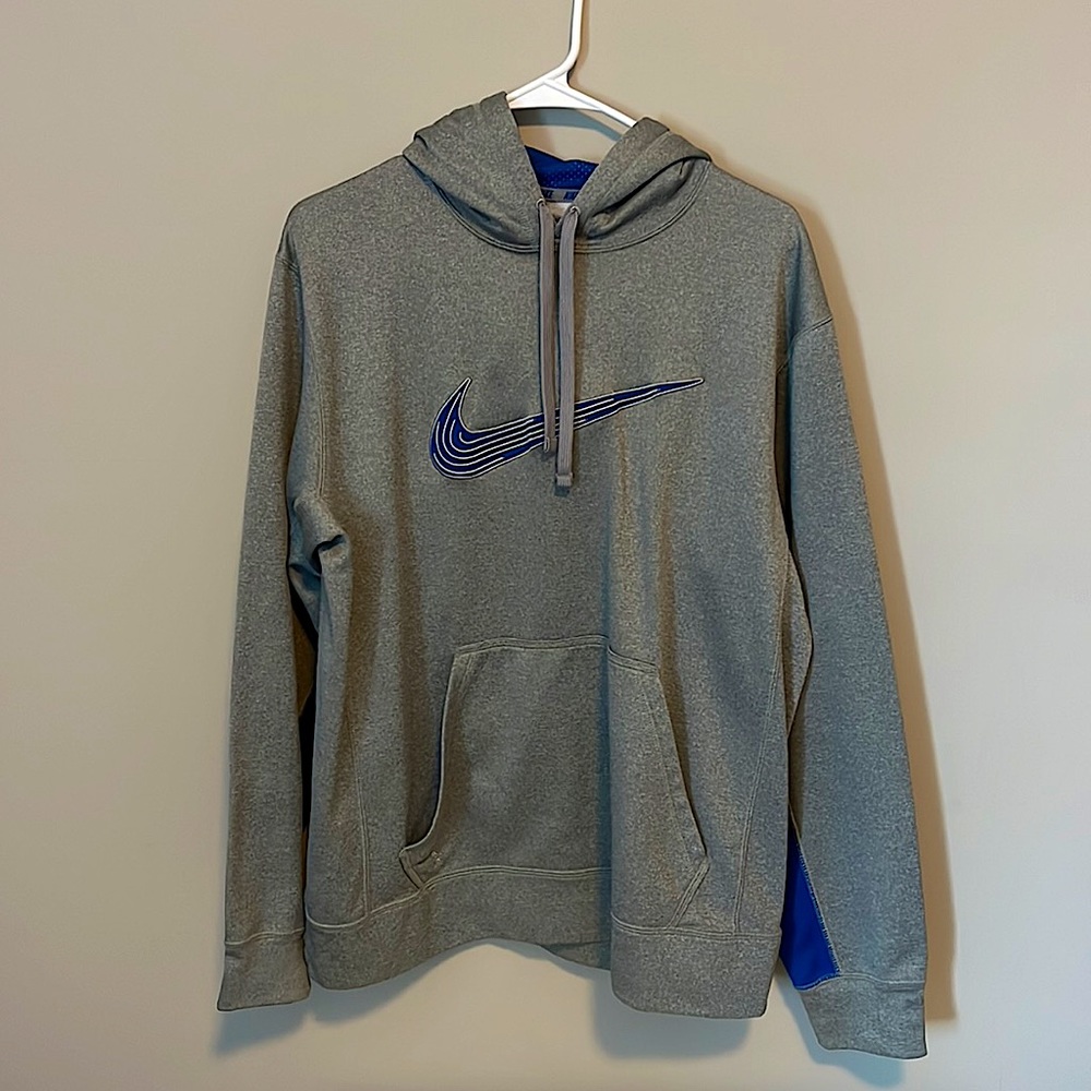 Nike therma-fit sweatshirt